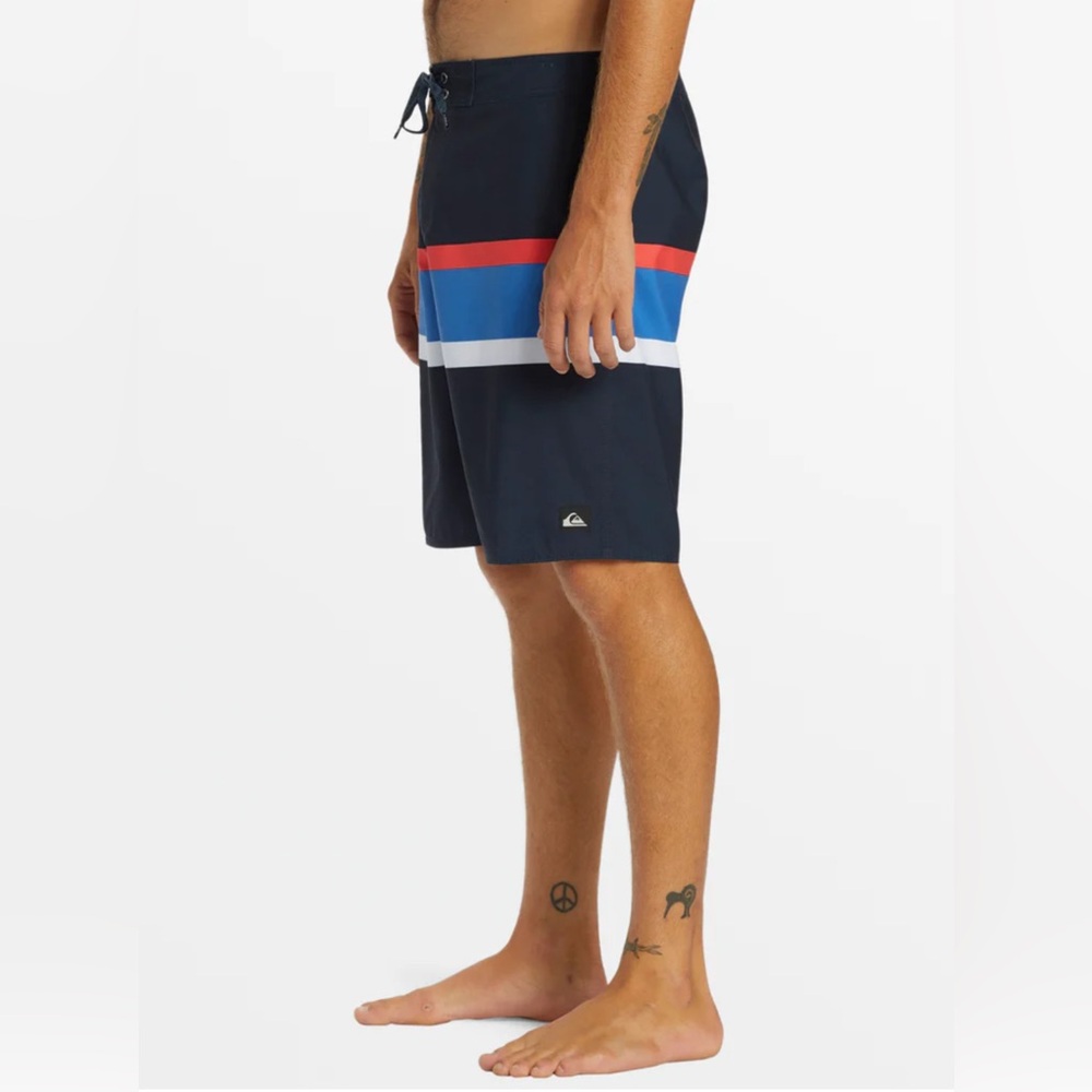 Quiksilver 20” Men’s Boardshorts in Dark Navy with Tie Waist